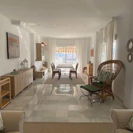 Apartamento 3-bedroom Shared Pool Nerja, Burriana Nerja